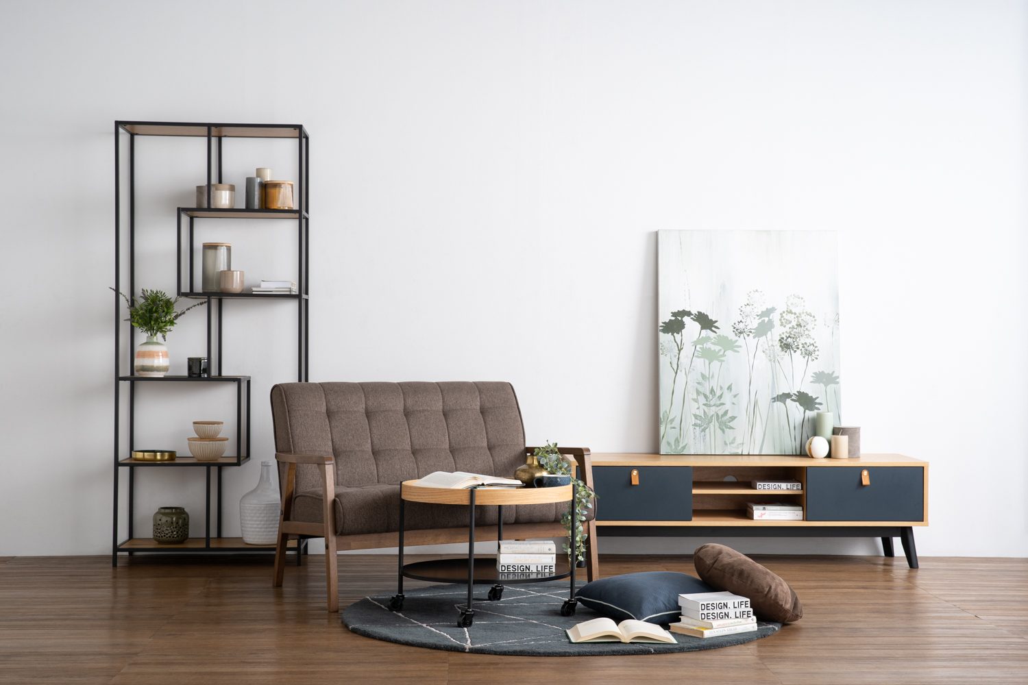 132028_s1 Mendel Round Coffee Table