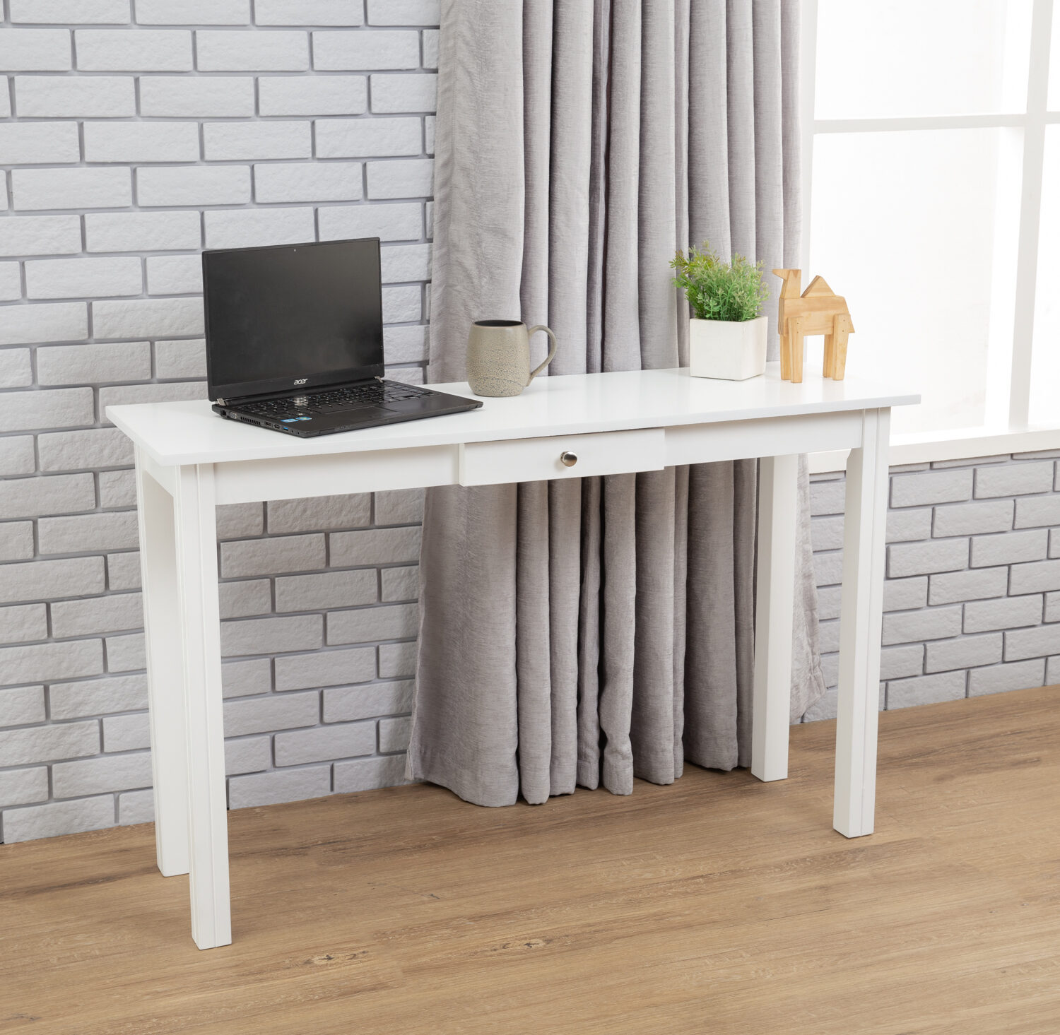 134048_7 Nancy Console Table (122x41cm) - White Lacquered