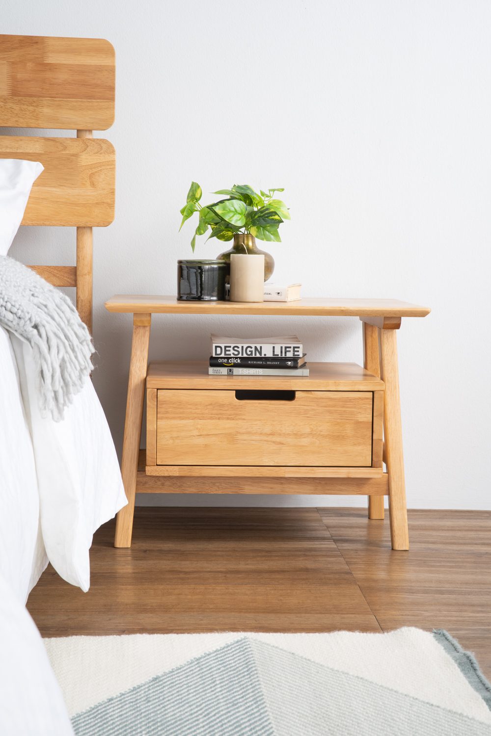 152014_s1 Keva Bedside Table (Solid)