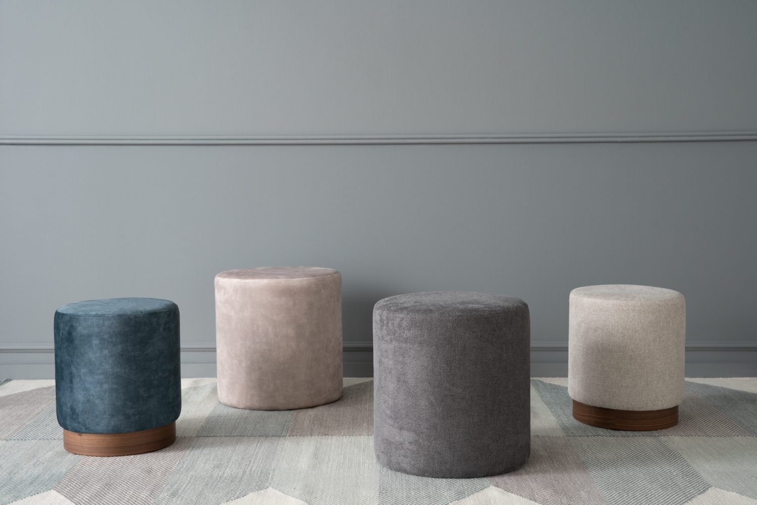 236102_s2 Omni Pouf - Beige