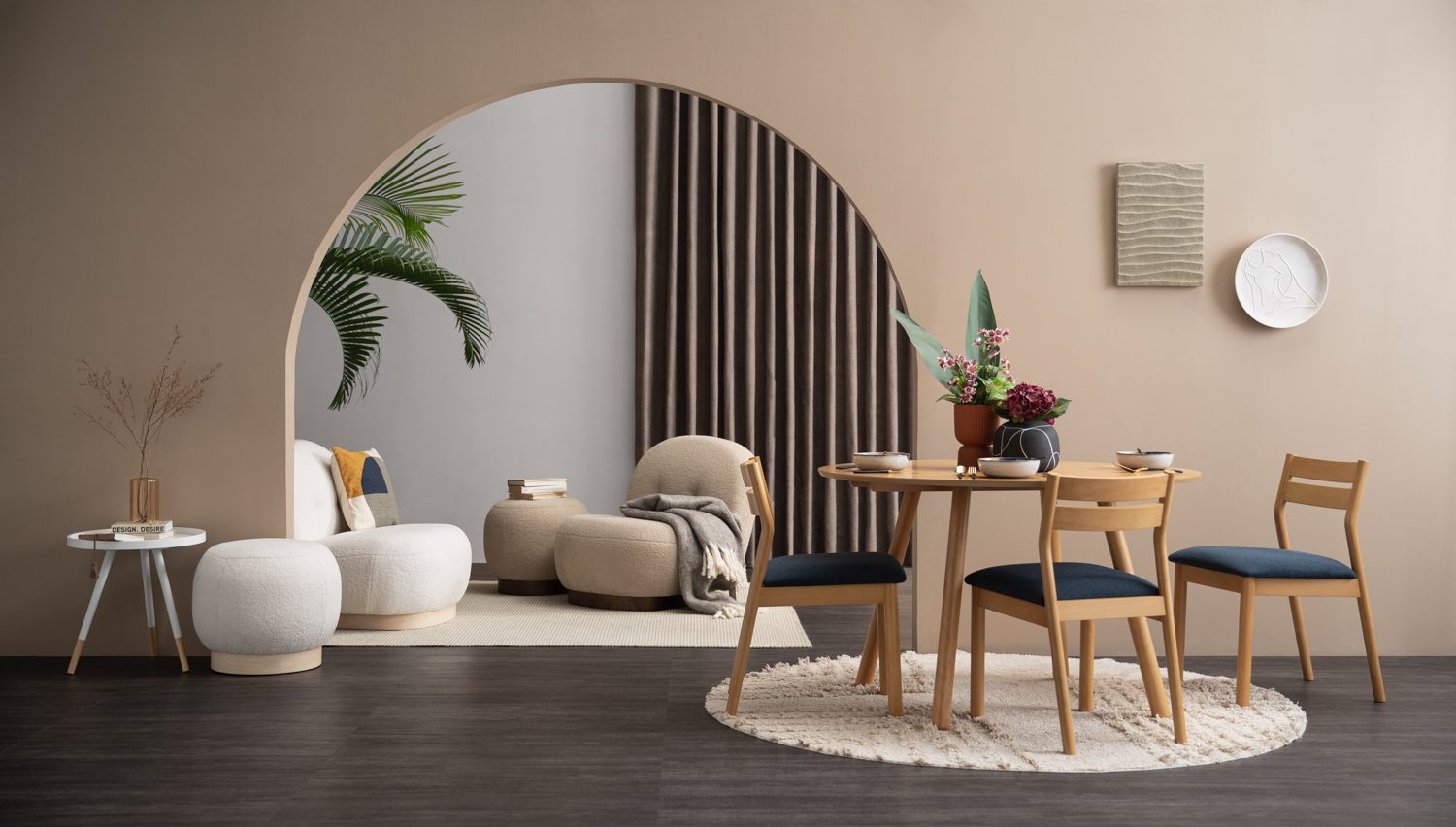 241586_s0 Rumi Dining Chair