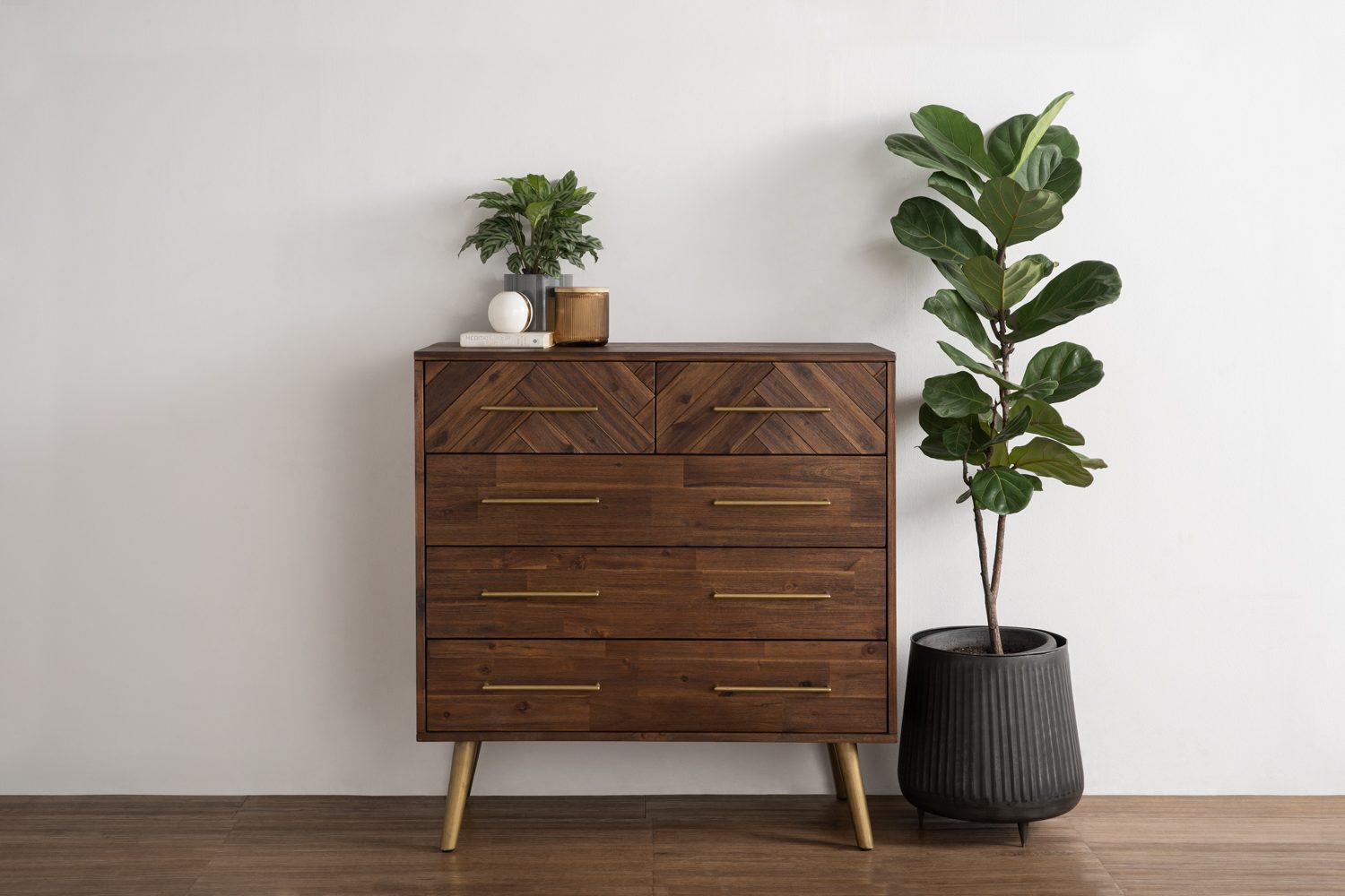 353017_s1 Sivan Tall Dresser