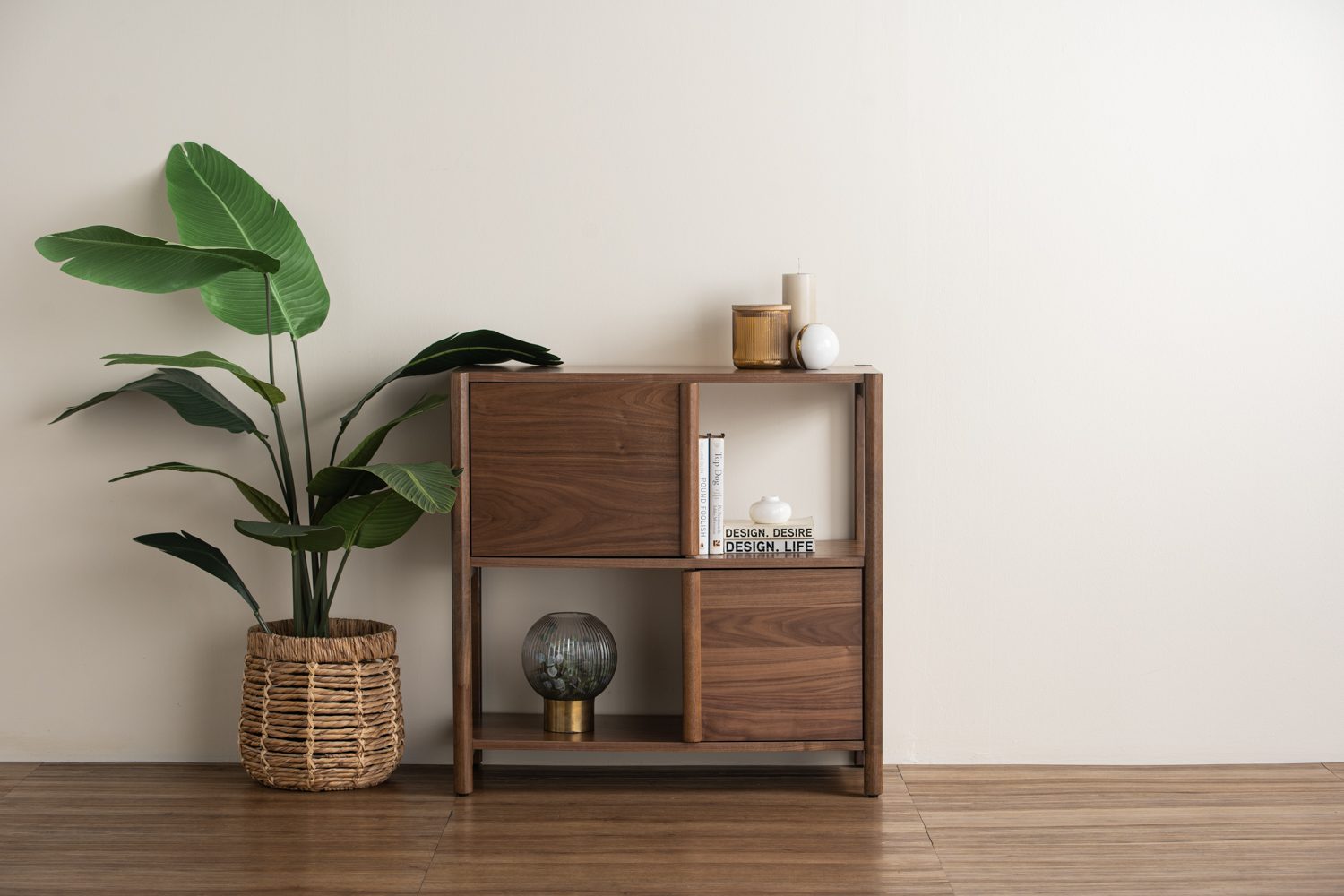 522070_s1 Holsten 0.85m Bookcase With 2 Door