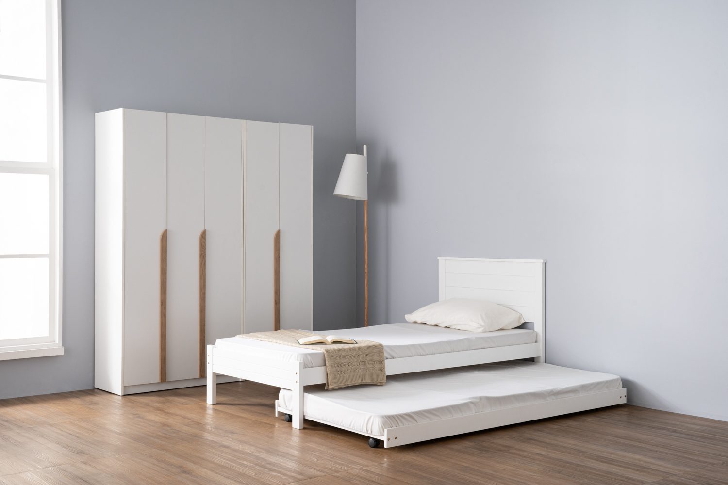 653017_s1 Pull Out Bed With 1900mm Side Rail