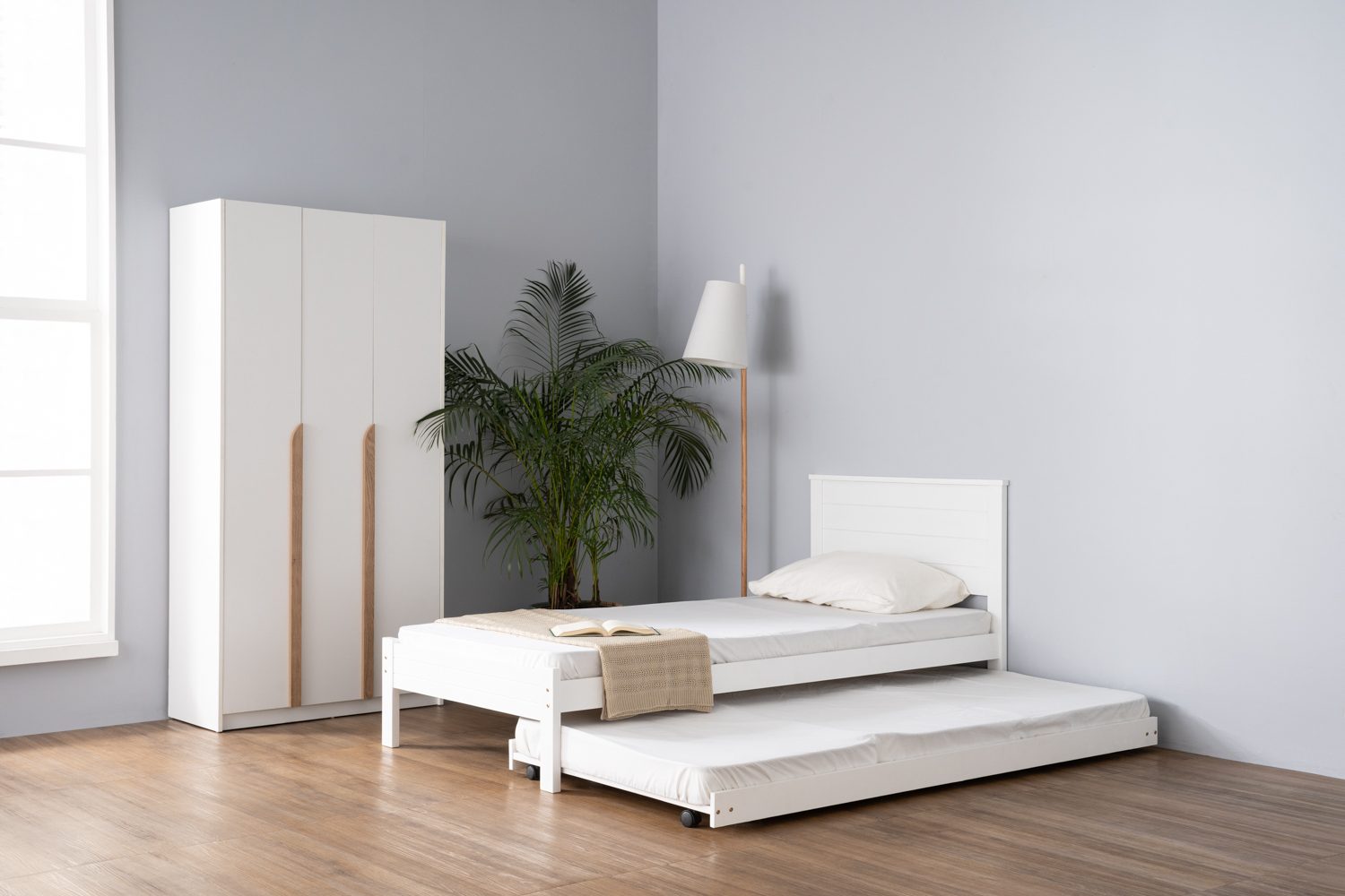 653017_s2 Pull Out Bed With 1900mm Side Rail